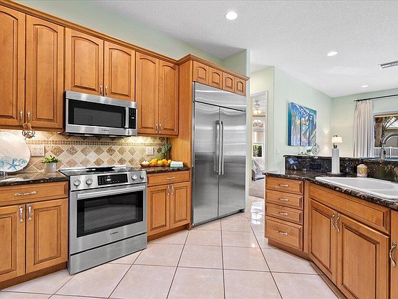 5th image of 72 Waterway Rd