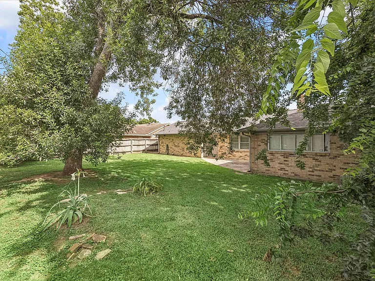 5811 Spruce Forest Dr — Photo 14