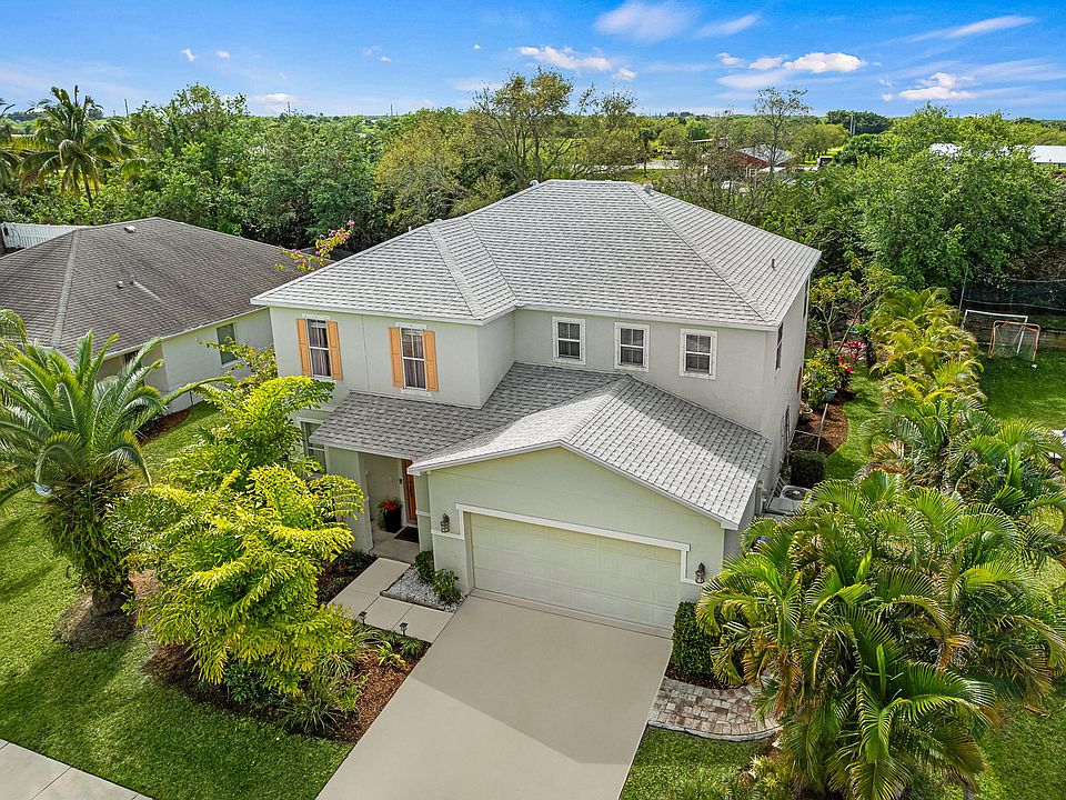 1st image of 641 Carriage Lake Way