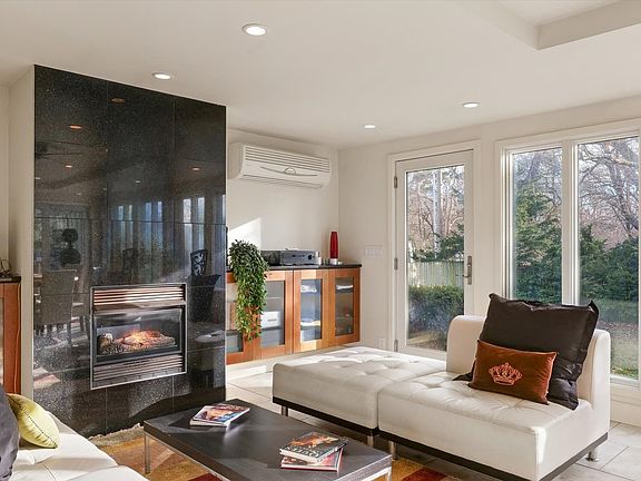 2nd image of 22 Greencroft Dr