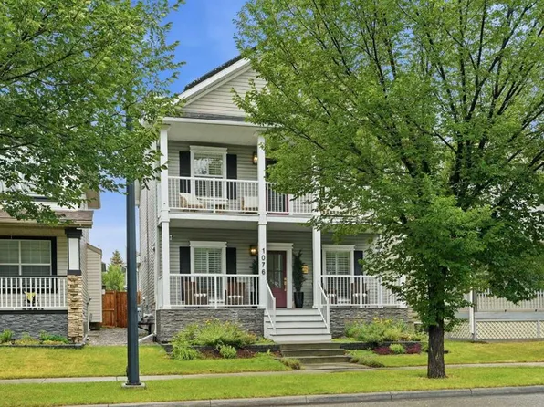 1076 SW Prestwick Cir SE, Calgary, AB T2Z 3M2