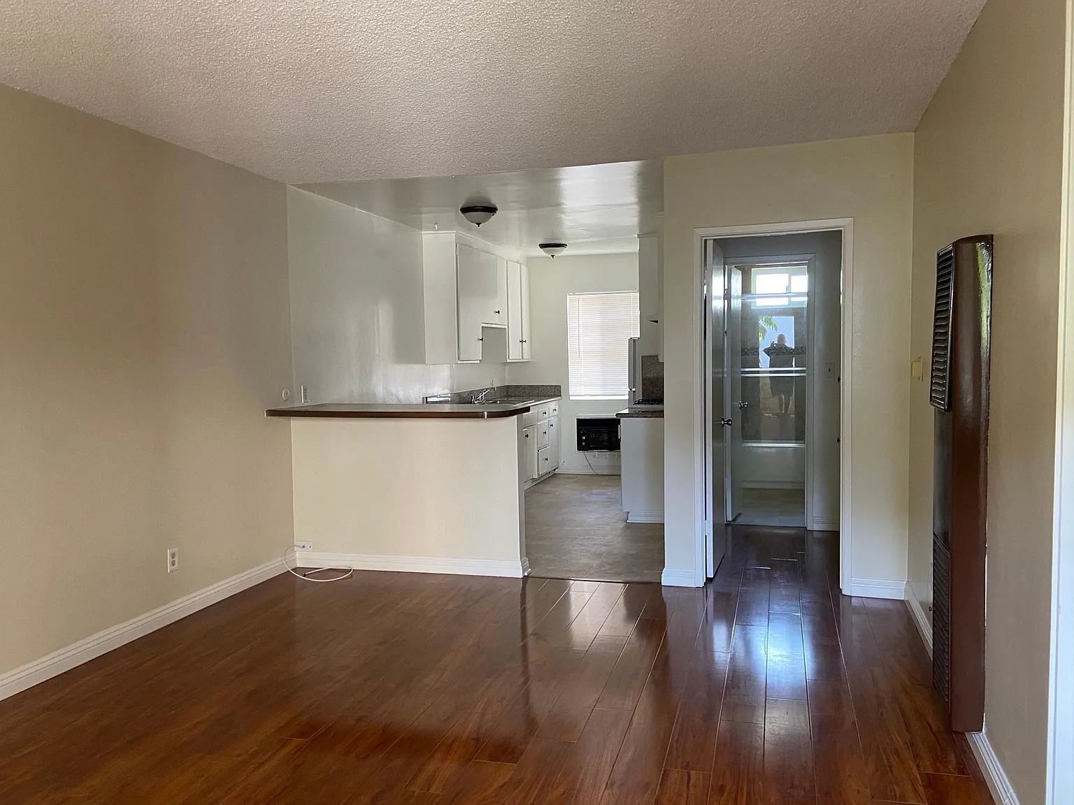 Studio, 500 sqft, $1,895 — Photo 2