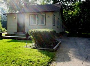 946 Highlander St, Lake Orion, MI