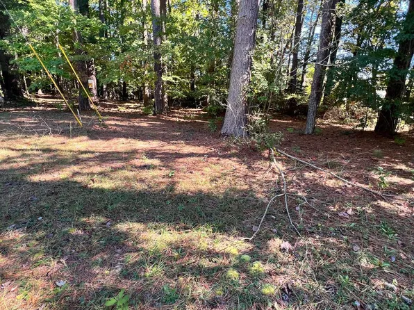 66 Weatherall Dr, Montross, VA 22520