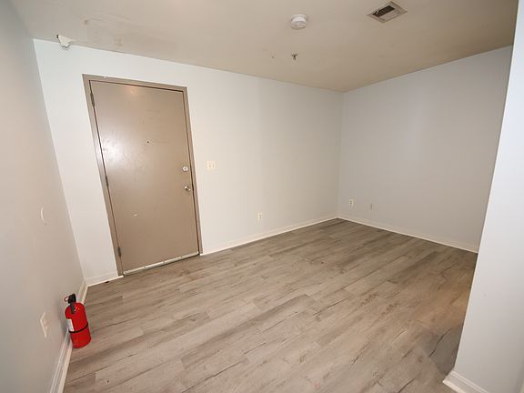 4th image of 514 Saint Paul Pl #C