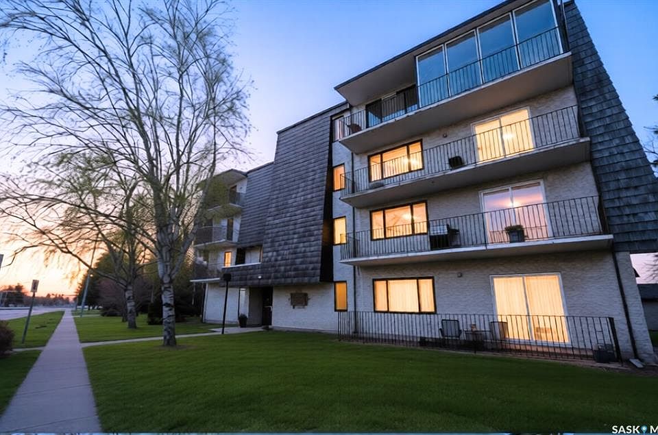 1st image of UNIT 202-699 28th STREET W
