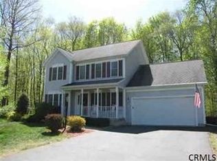 7 Candiwood Ct, Clifton Park, NY 12065