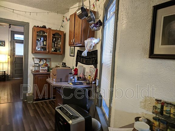 5th image of 182 W Cedar Ave