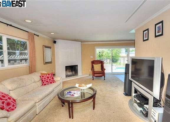 2nd image of 885 Kolln St