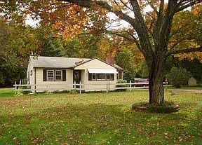 1st image of 9 Clearview Dr