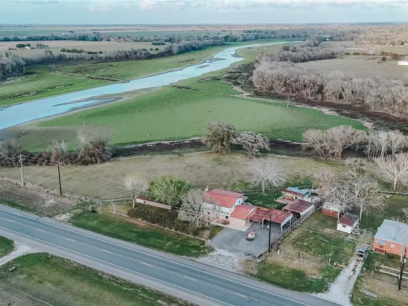 605 State Highway 172, Ganado, TX 77962