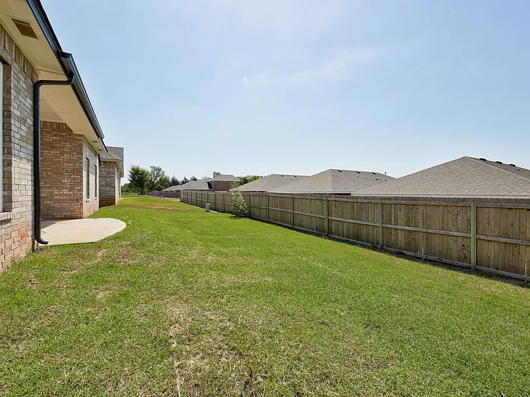 2712 Dunham Dr — Photo 47
