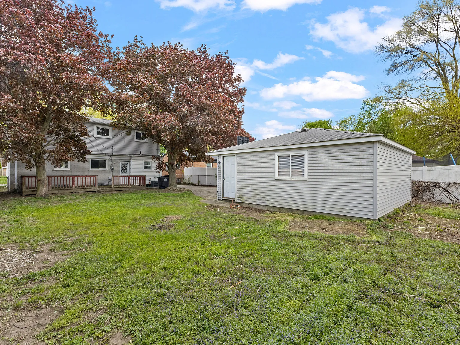 6 bed, 2200 sqft, $2,800 — Photo 3