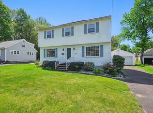 153 Maple Rd, Longmeadow, MA 01106