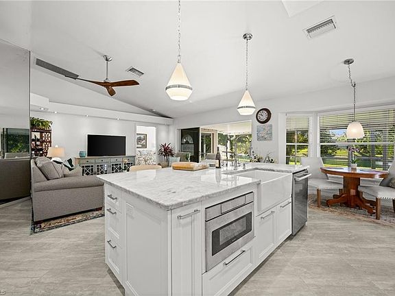 4th image of 945 Moon Lake DR