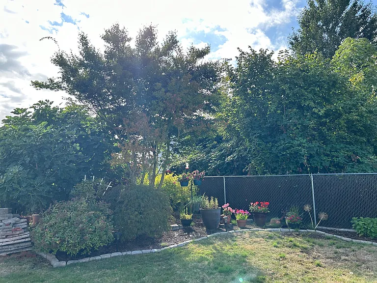 122 K St NE — Photo 2
