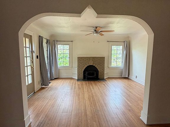 2nd image of 520 Jefferson St