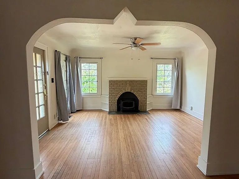 520 Jefferson St — Photo 2