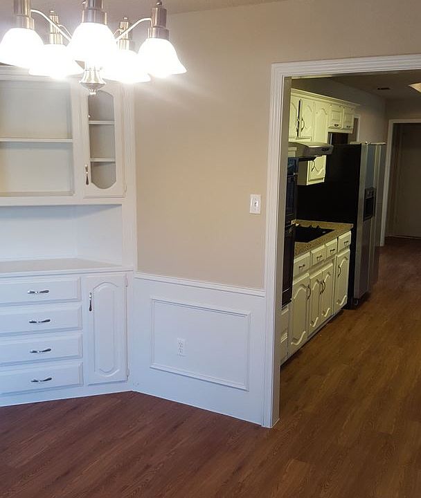1st image of 615 Renee Ln