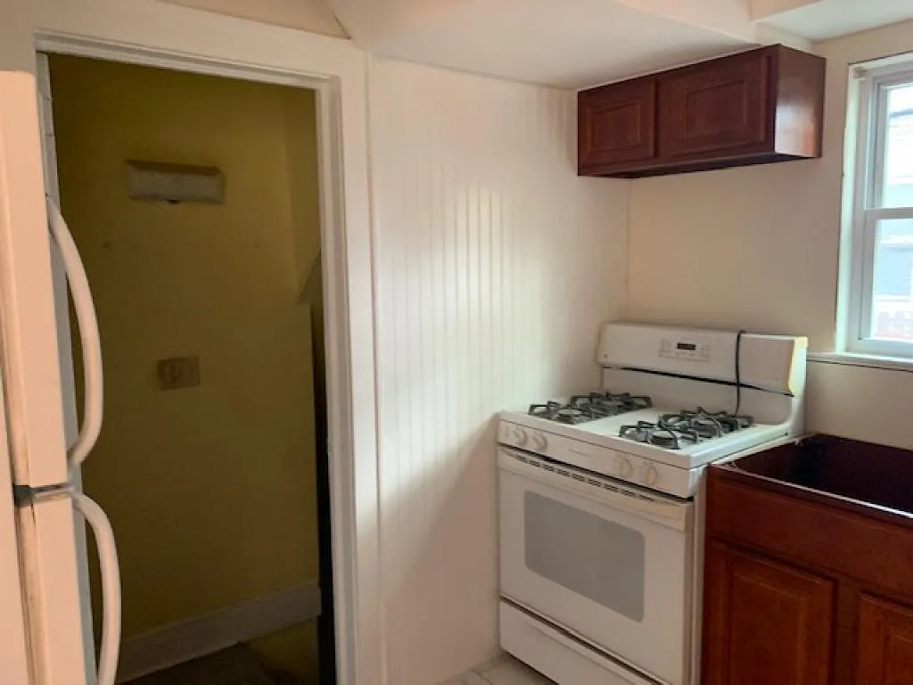 3 bed, 1600 sqft, $3,600 — Photo 4
