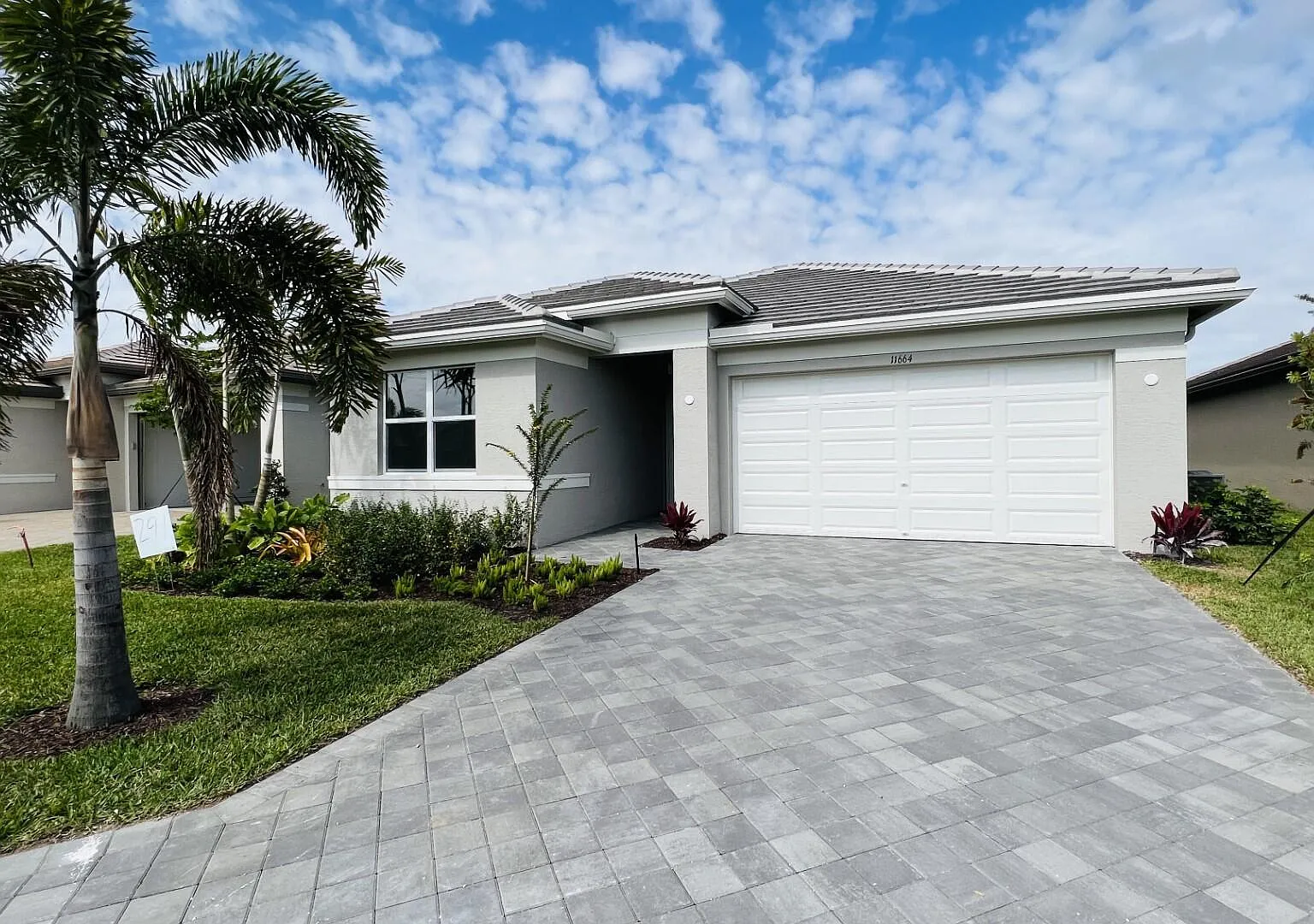 3 bed, 2.0 bath, 1753 sqft, $3,200 — Photo 1