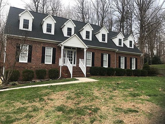 2nd image of 4404 Oakmoor Dr