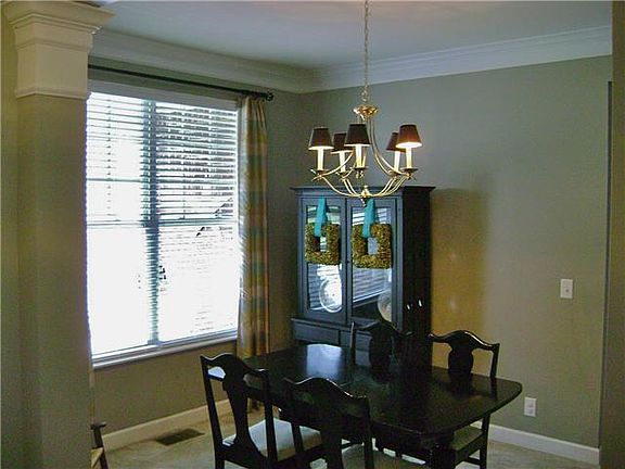 5th image of 3141 Ballenger Dr