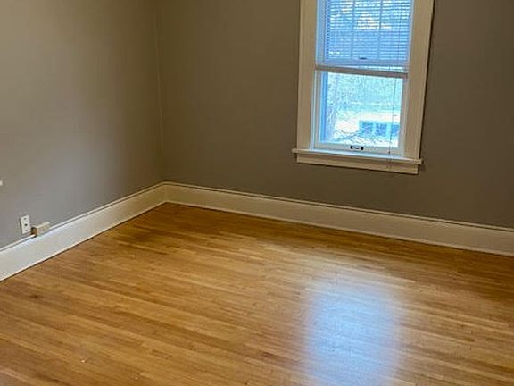 2nd image of 407 8th Ave S