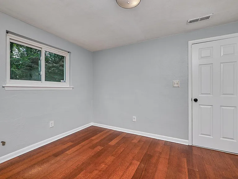 824 Morgan Trl — Photo 26