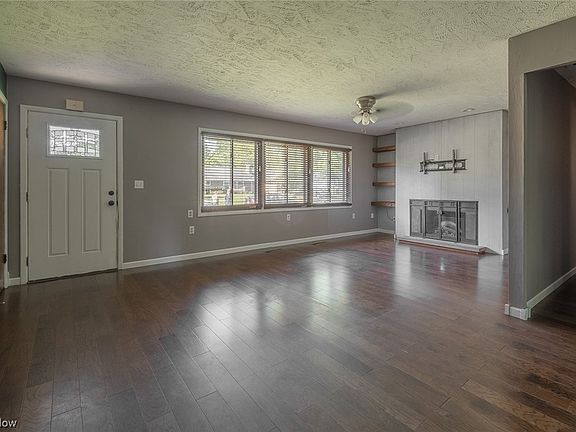 2nd image of 374 Pattie Dr