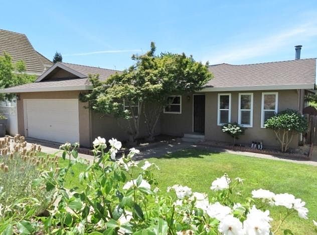 1st image of 772 Valley View Dr