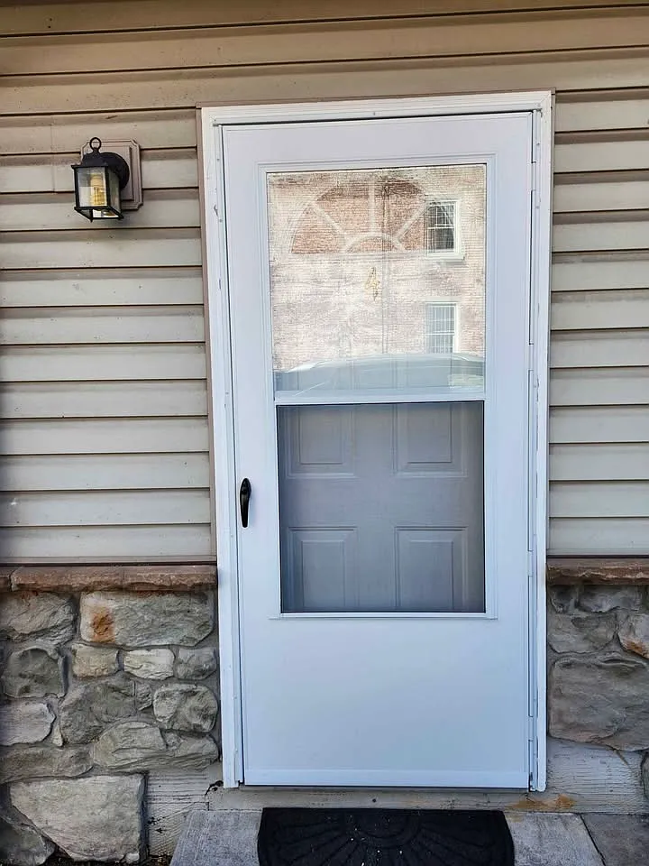 Entry door. - 4154 E Harrisburg Pike #4