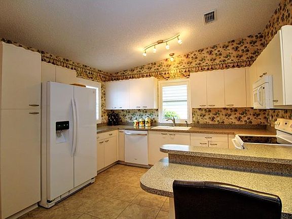 5th image of 1222 La Paloma Pl