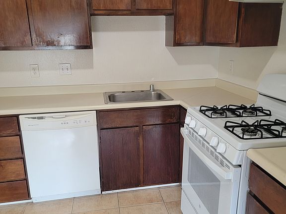 4th image of 1344 La Playa St #2