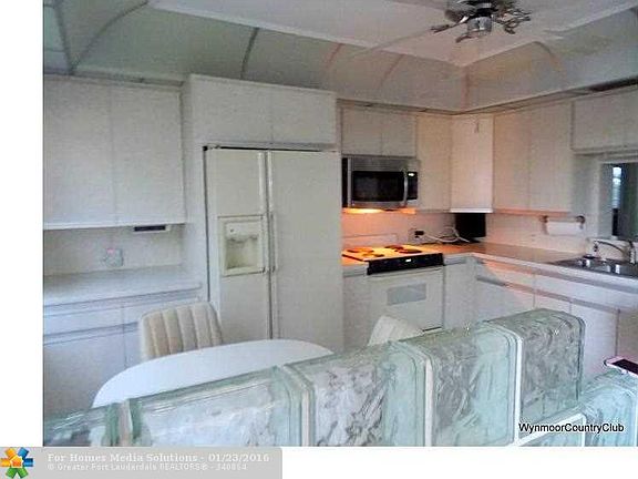 4th image of 4301 Martinique Cir APT A4