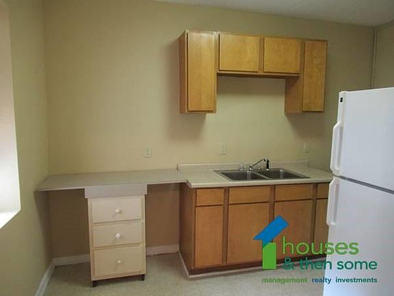 5th image of 601-603 Wildwood Dr