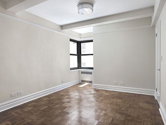 4th image of 340 E 52nd St APT 6D