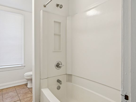 5th image of 4147 Ridge Ave #4