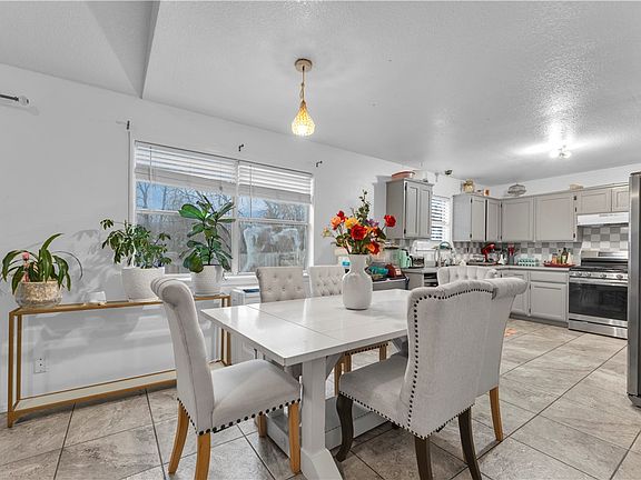 4th image of 2214 S 17th Pl