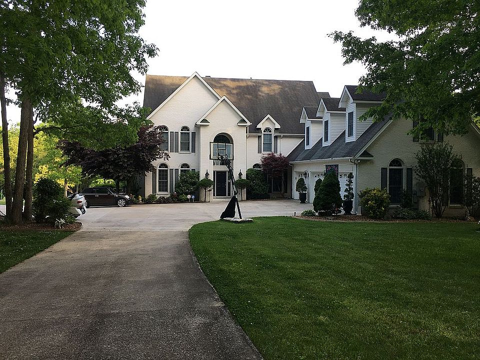 1st image of 734 Carrie Dr