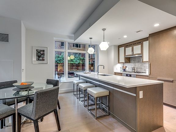2nd image of 100 Lovejoy Wharf Unit 4K