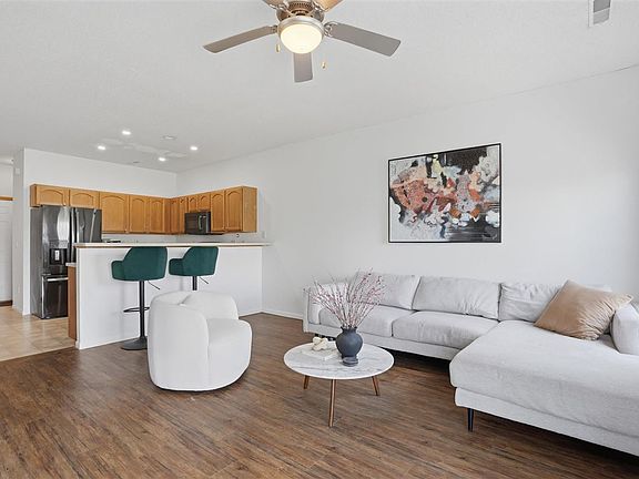 5th image of 53 Thistle Ct