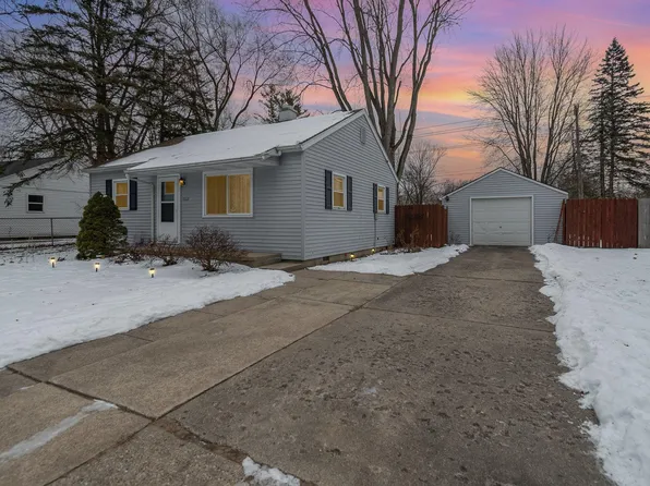 1302 E Saint Andrews Rd, Midland, MI 48642