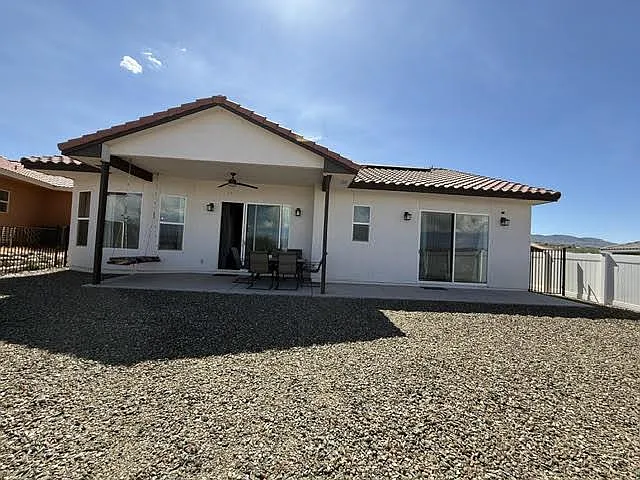 1901 Sable Ridge Rd — Photo 2