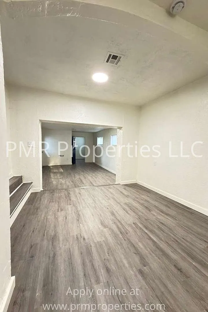 Building Photo - 1421 NW 23rd St