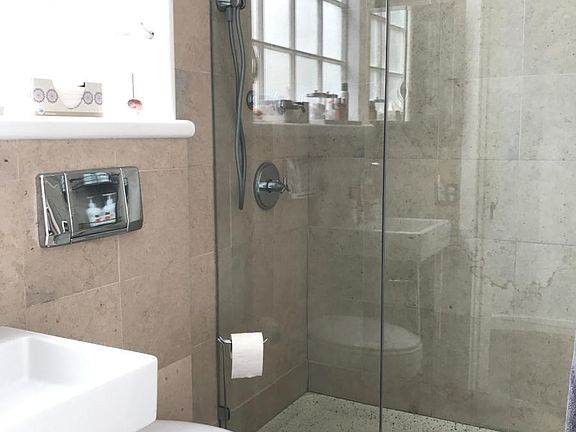 4th image of 166 Germania St #B