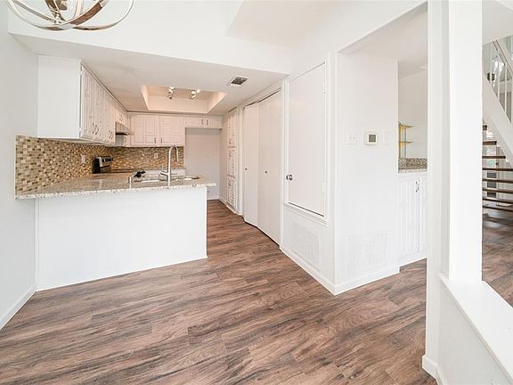 5th image of 14151 Montfort Dr APT 337