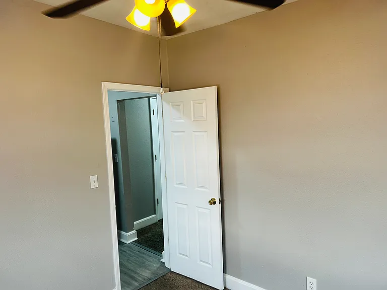 7166 Lyndover Pl #E — Photo 14