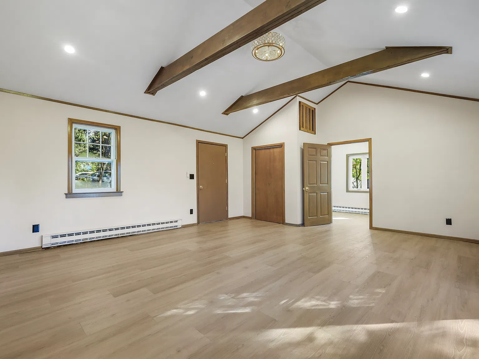 2 bed, 1000 sqft, $3,200 — Photo 2