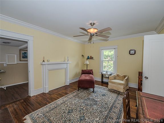 35th image of 212 E 3rd Ave